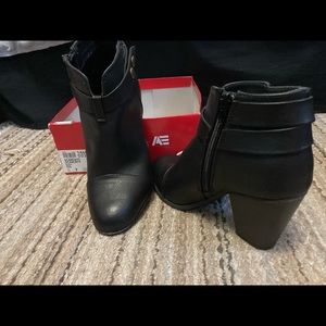 American Eagle boots